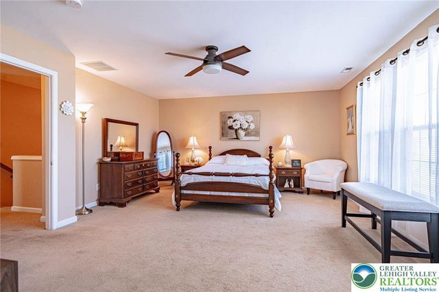 8542 Mayfair Court, Upper Macungie Twp, PA 19031