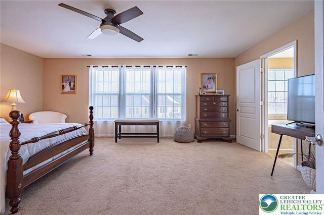 8542 Mayfair Court, Upper Macungie Twp, PA 19031