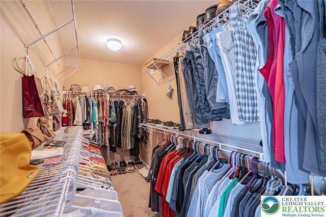 8542 Mayfair Court, Upper Macungie Twp, PA 19031