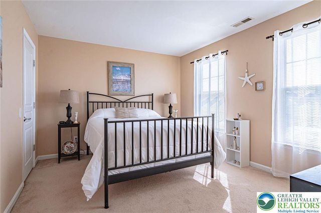 8542 Mayfair Court, Upper Macungie Twp, PA 19031