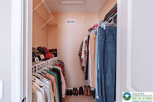 8542 Mayfair Court, Upper Macungie Twp, PA 19031