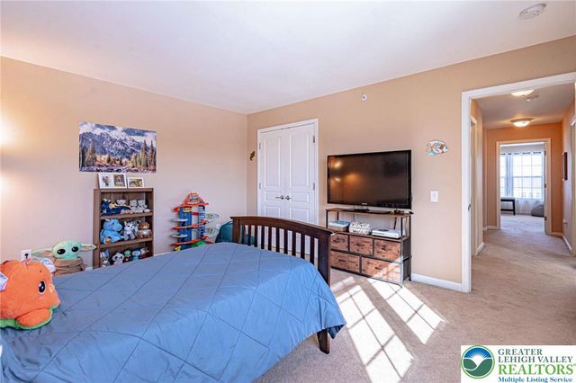 8542 Mayfair Court, Upper Macungie Twp, PA 19031