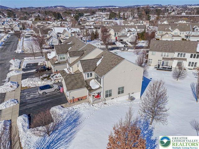 8542 Mayfair Court, Upper Macungie Twp, PA 19031