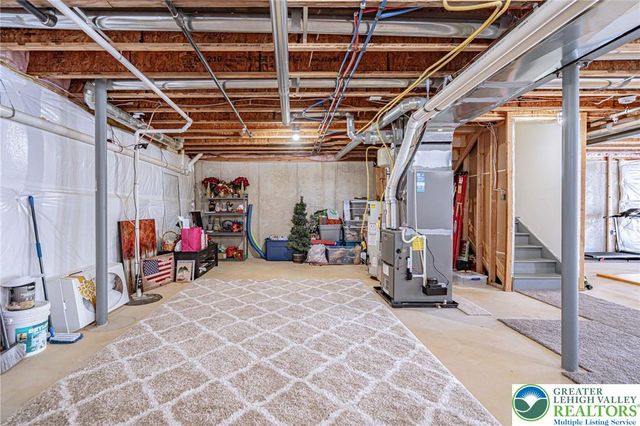 8542 Mayfair Court, Upper Macungie Twp, PA 19031