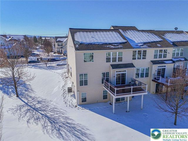 8542 Mayfair Court, Upper Macungie Twp, PA 19031