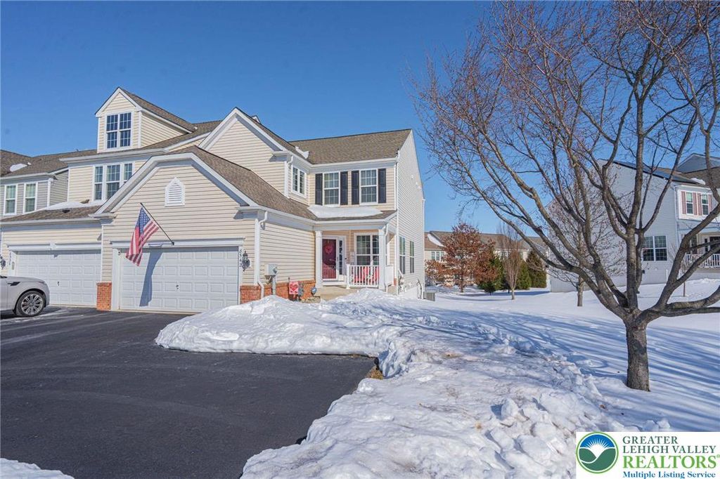 8542 Mayfair Court, Upper Macungie Twp, PA 19031