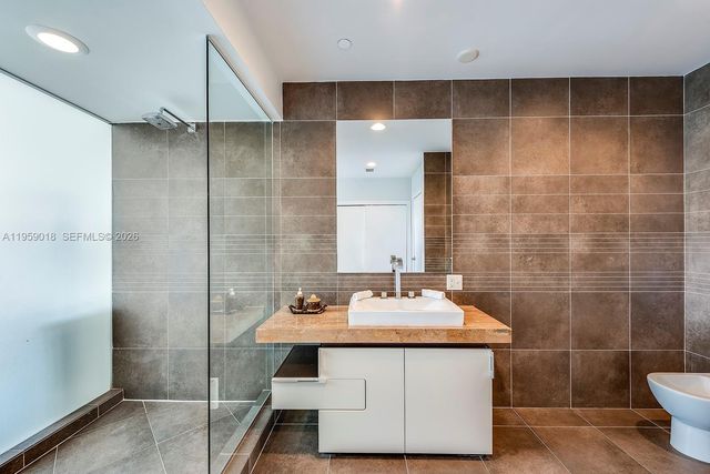 2100 Park Ave 301, Miami Beach, FL 33139