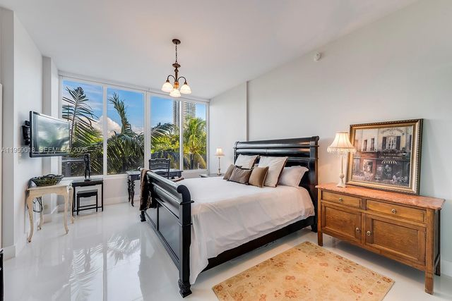 2100 Park Ave 301, Miami Beach, FL 33139