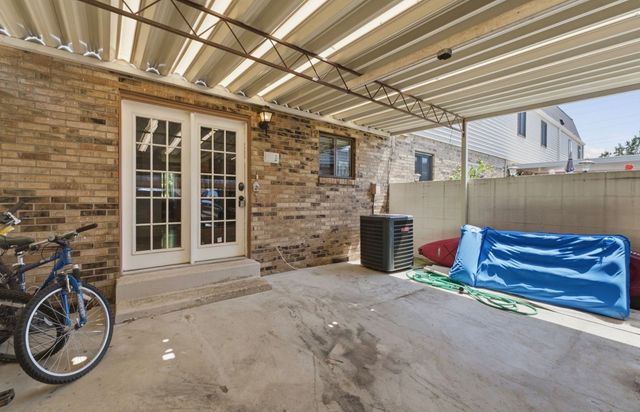 258 Lake Chateau Dr, Hermitage, TN 37076