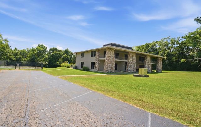 258 Lake Chateau Dr, Hermitage, TN 37076