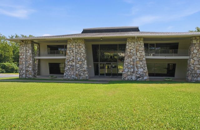 258 Lake Chateau Dr, Hermitage, TN 37076