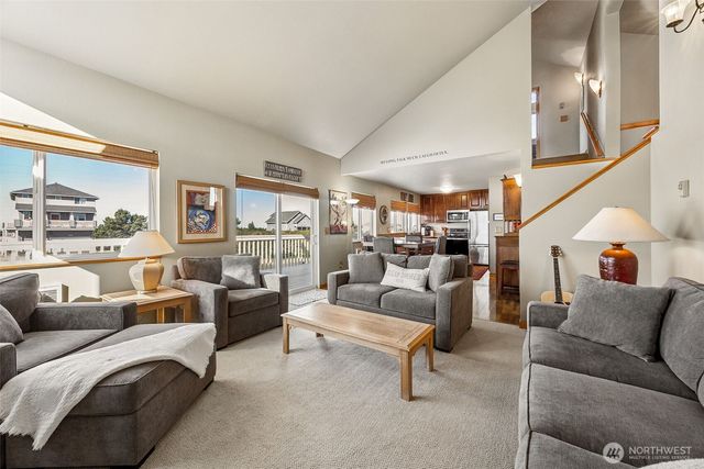 898 S Sand Dune Avenue SW, Ocean Shores, WA 98569