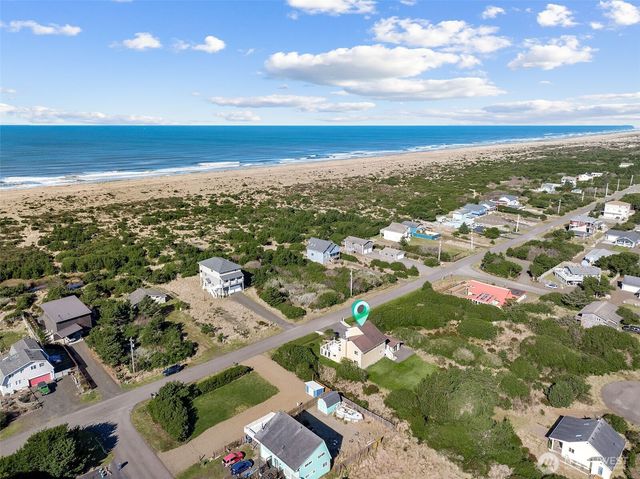 898 S Sand Dune Avenue SW, Ocean Shores, WA 98569