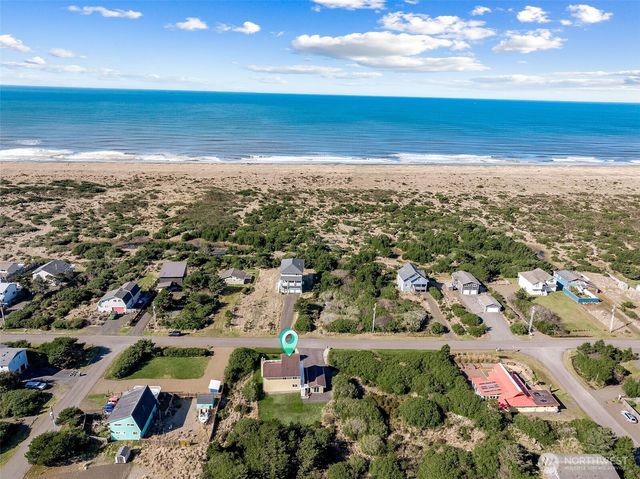 898 S Sand Dune Avenue SW, Ocean Shores, WA 98569