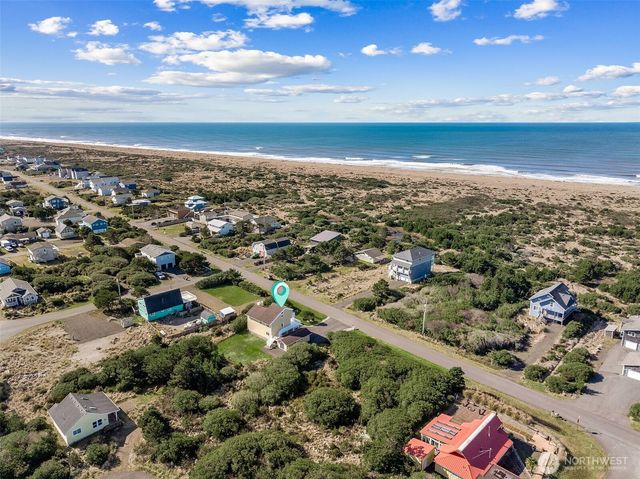 898 S Sand Dune Avenue SW, Ocean Shores, WA 98569