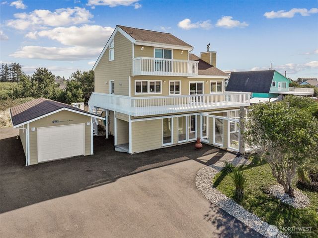 898 S Sand Dune Avenue SW, Ocean Shores, WA 98569