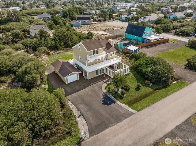 898 S Sand Dune Avenue SW, Ocean Shores, WA 98569