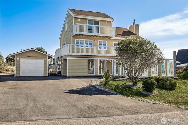 898 S Sand Dune Avenue SW, Ocean Shores, WA 98569