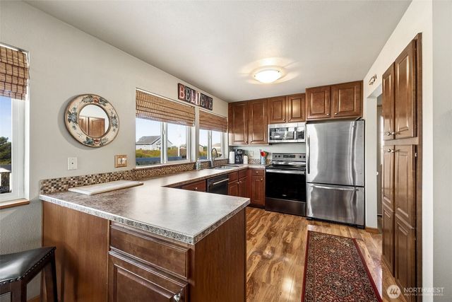 898 S Sand Dune Avenue SW, Ocean Shores, WA 98569