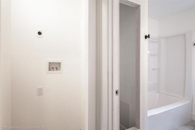 4373 Balfour Road, Detroit, MI 48224