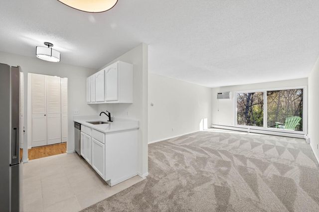 181 Little Canada Road E 219, Little Canada, MN 55117