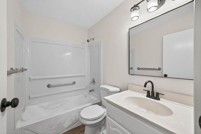 181 Little Canada Road E 219, Little Canada, MN 55117