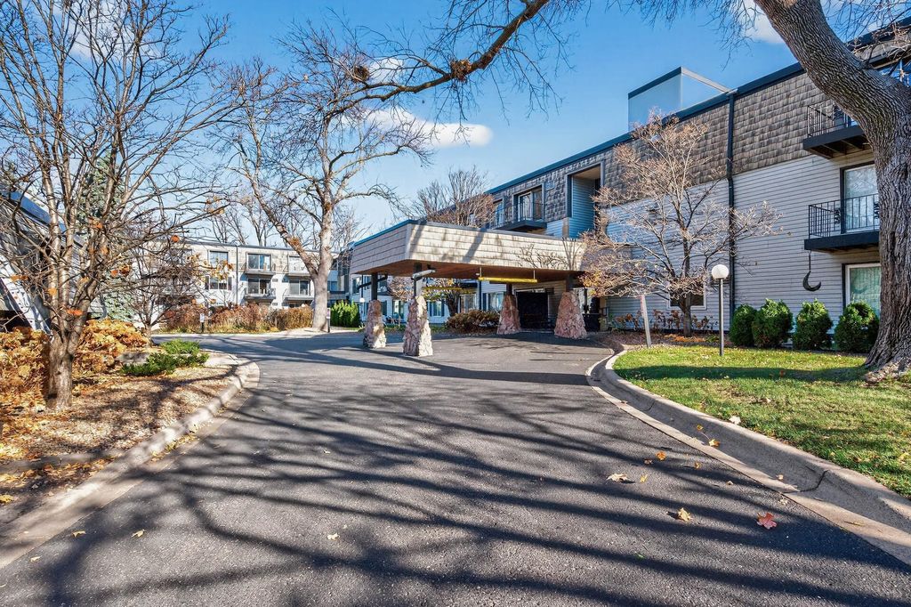 181 Little Canada Road E 219, Little Canada, MN 55117