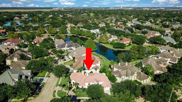10 Lake Mist Court, Sugar Land, TX 77479