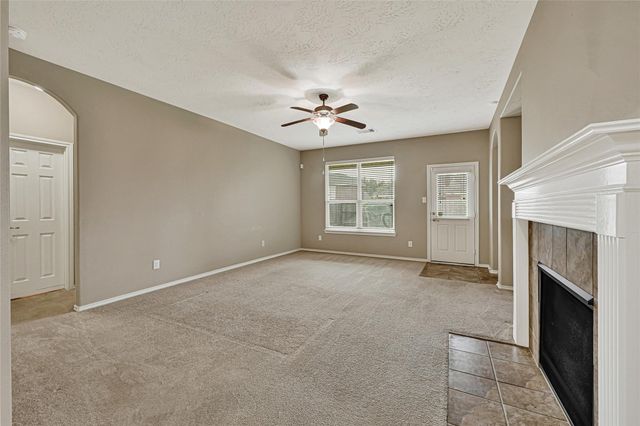 13610 Summer Spring Lane, Rosharon, TX 77583