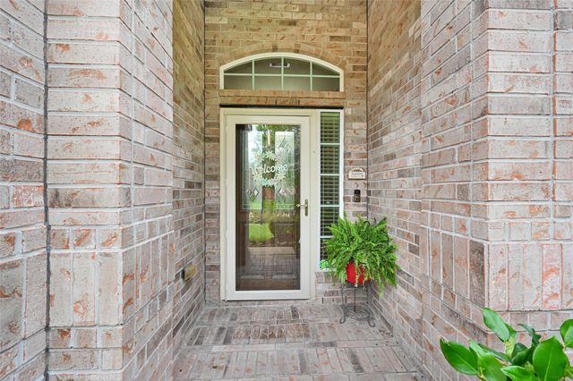 13610 Summer Spring Lane, Rosharon, TX 77583