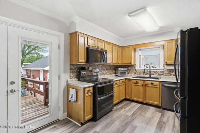 6702 Morocco Dr, Louisville, KY 40214