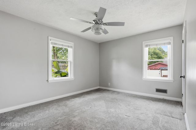 6702 Morocco Dr, Louisville, KY 40214