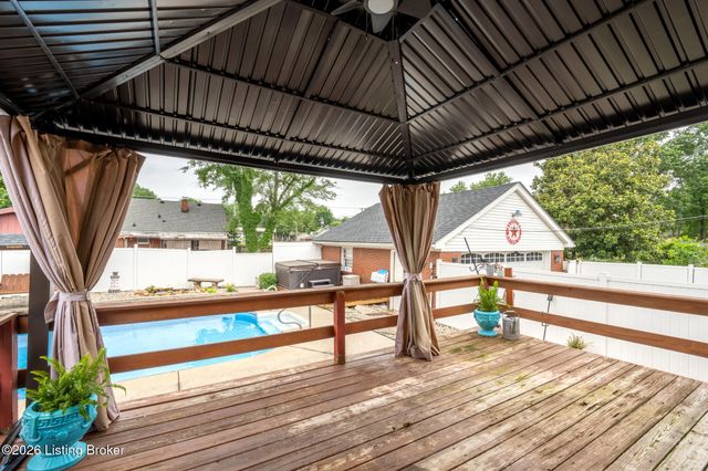 6702 Morocco Dr, Louisville, KY 40214