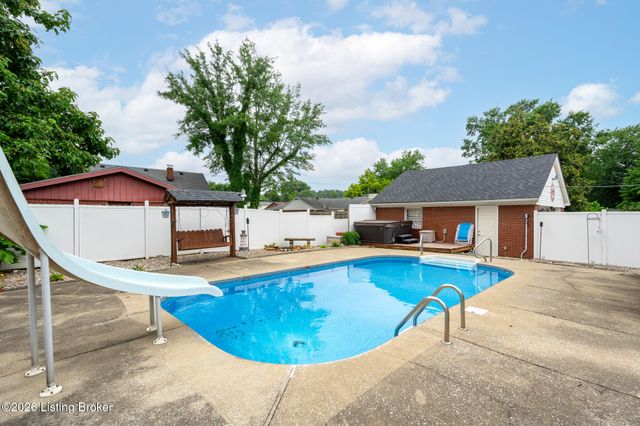 6702 Morocco Dr, Louisville, KY 40214