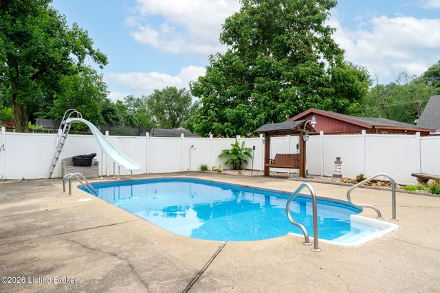 6702 Morocco Dr, Louisville, KY 40214