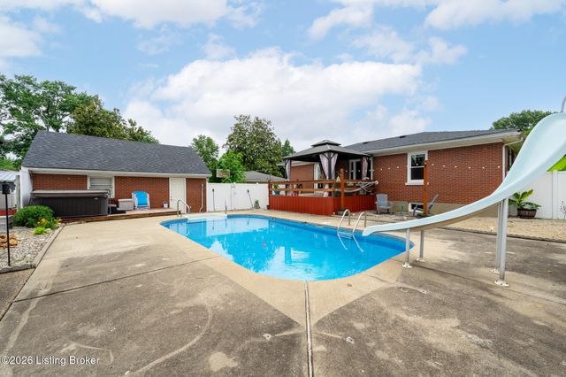 6702 Morocco Dr, Louisville, KY 40214