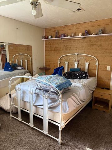 212 E 11th Street, Grove, OK 74344