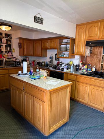 212 E 11th Street, Grove, OK 74344