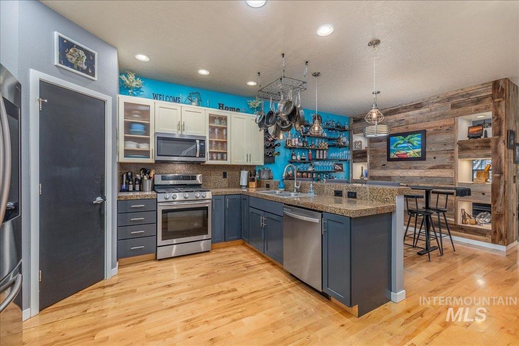 328 E Water Pocket Ln., Garden City, ID 83714 photo 2