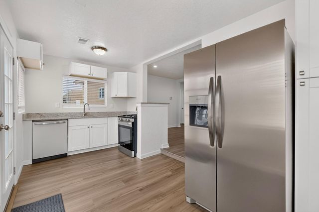 347 62nd Street NW, Albuquerque, NM 87105