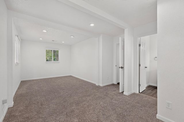 347 62nd Street NW, Albuquerque, NM 87105