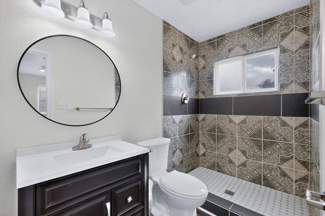 347 62nd Street NW, Albuquerque, NM 87105