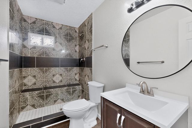 347 62nd Street NW, Albuquerque, NM 87105