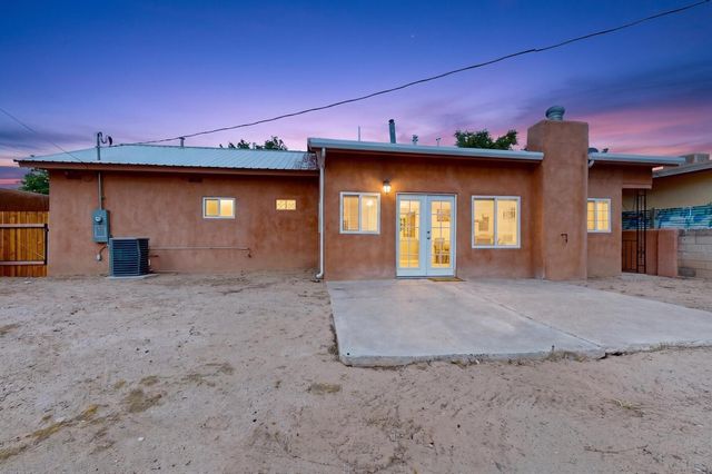 347 62nd Street NW, Albuquerque, NM 87105