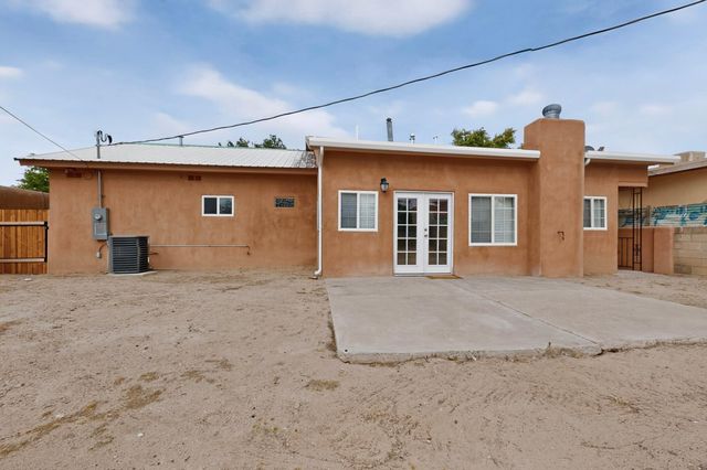 347 62nd Street NW, Albuquerque, NM 87105