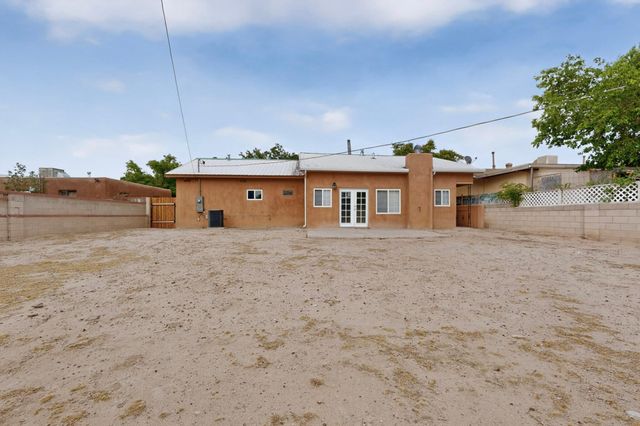 347 62nd Street NW, Albuquerque, NM 87105