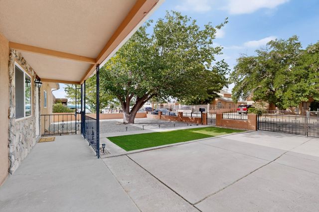 347 62nd Street NW, Albuquerque, NM 87105