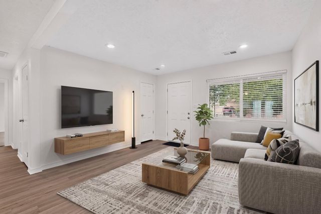 347 62nd Street NW, Albuquerque, NM 87105
