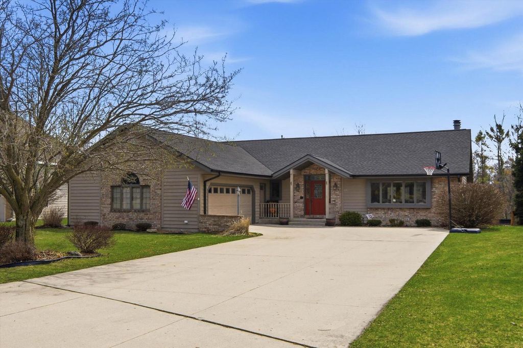 2029 White Pine LANE, Sheboygan, WI 53083