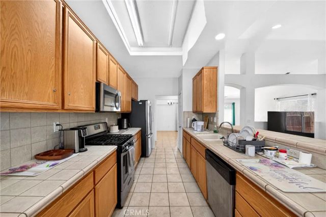 13221 Cypress, Victorville, CA 92395